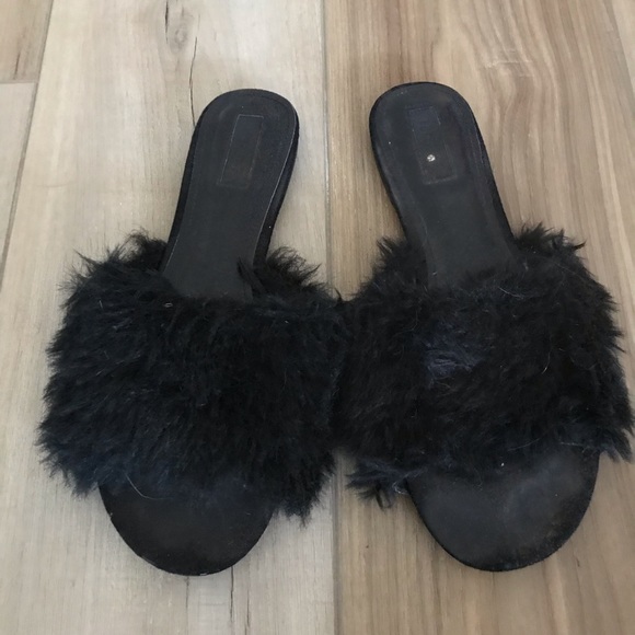 Forever 21 Shoes - Fur slides
